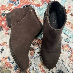 BRAND NEW! Jack Rogers brown booties with zip up